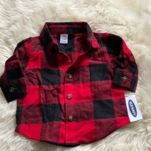 Old Navy buffalo plaid red and black long sleeve collar faux flannel shirt. 0-3m